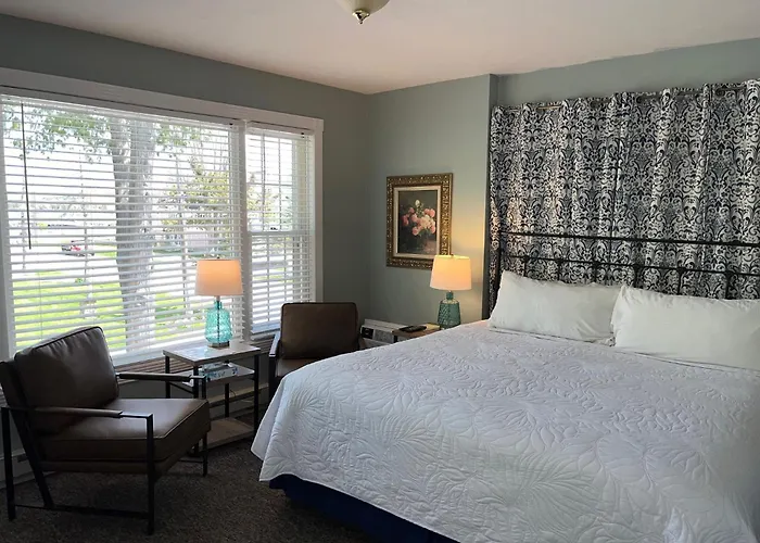 Cedar Court Inn