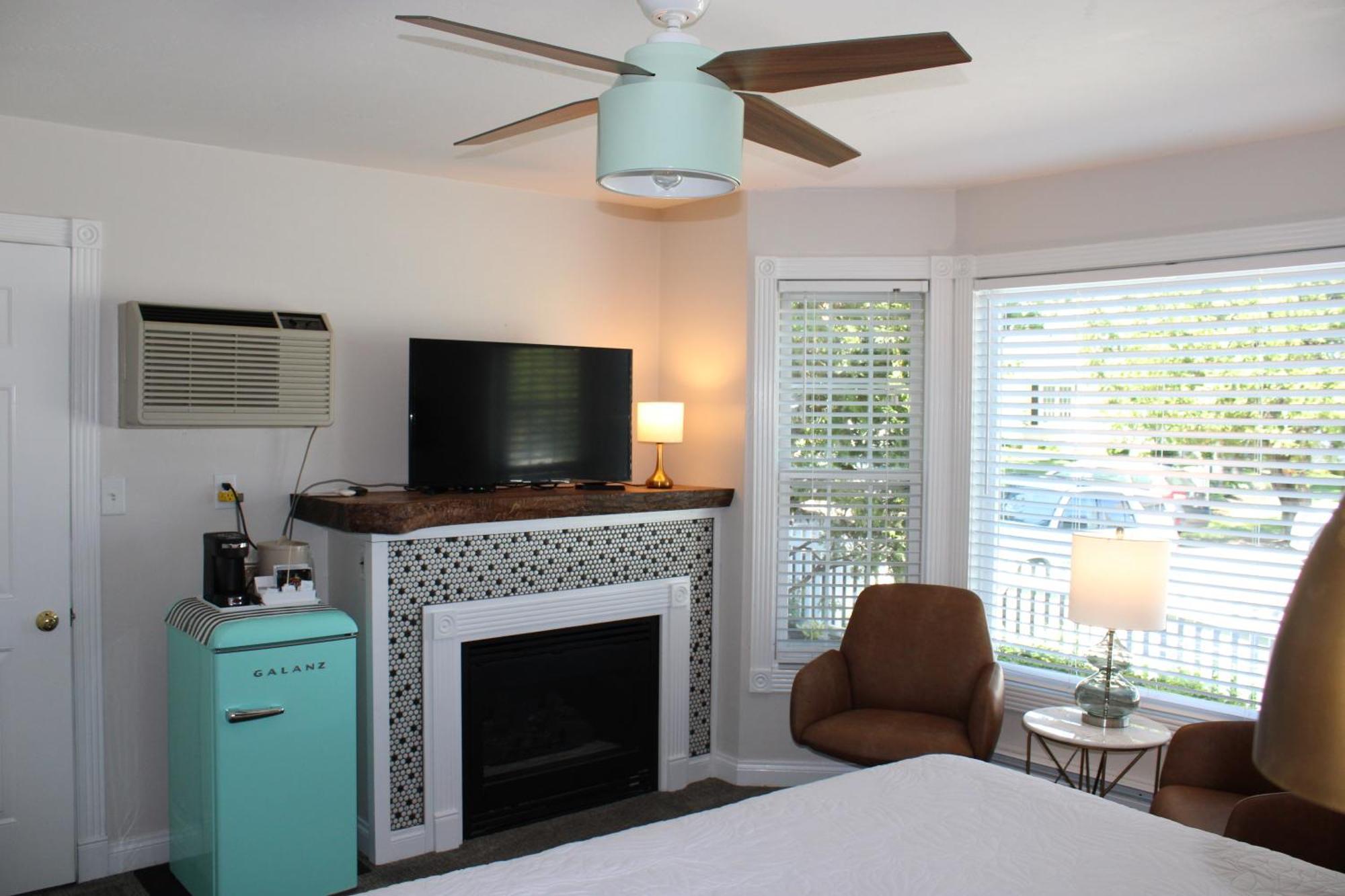Cedar Court 2*