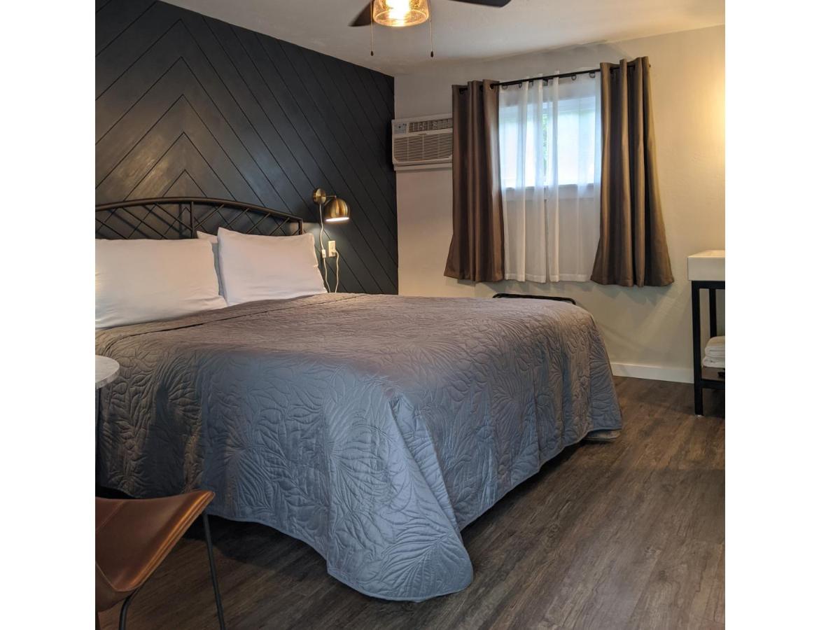 Hotel Cedar Court 2*